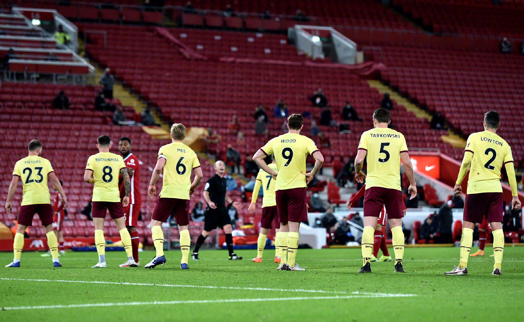 防守稳固的 防守稳固的